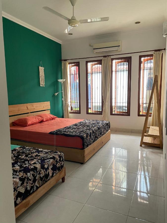 Gorga Hostel Yogyakarta Exterior photo